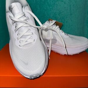 Nike Women's Revolution 8 Running Shoe